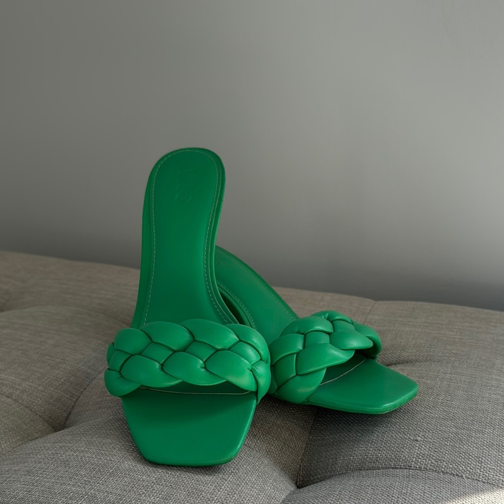 INC Sandals - Picture 3 of 7